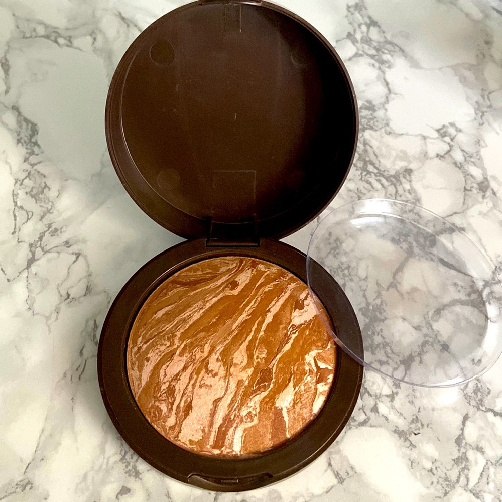 Laura Geller, baked body, frosting face and body glow 24g
